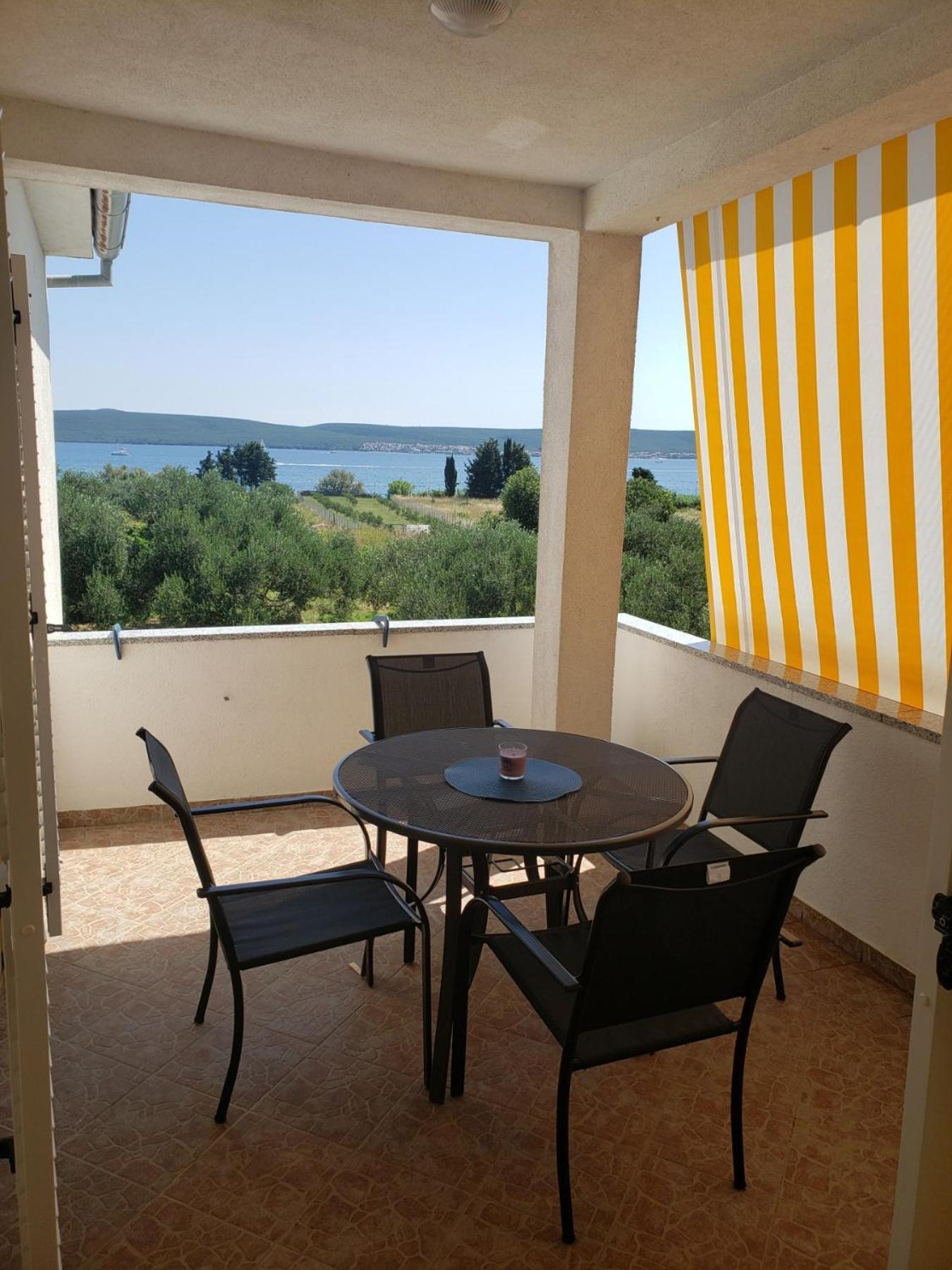 Apartmani Ciklic Dobropoljana エクステリア 写真
